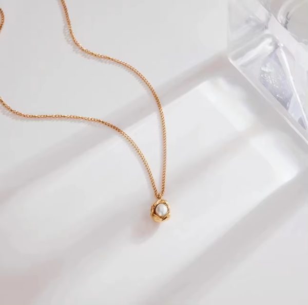 Gold Pearl Necklace Women